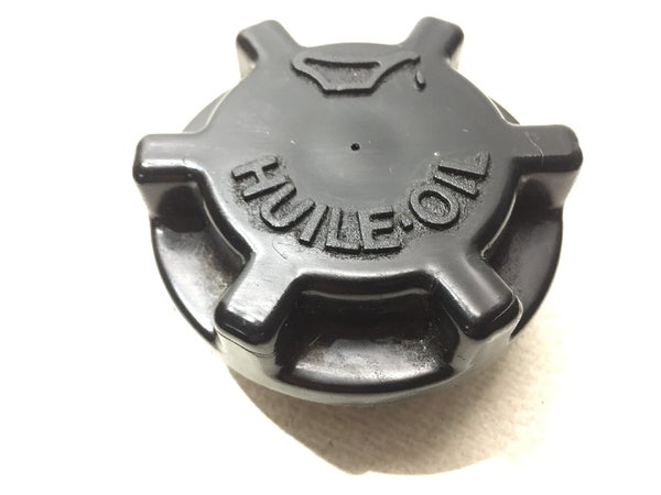 &Ouml;ljytankin Korkki (Ski-Doo Skandic Wide Track 1996) 580578100