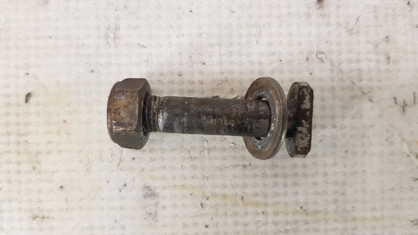 Iskunvaimentimen alap&auml;&auml;n pultti (Yamaha YZF250 2002) 5NY-22241-00-00