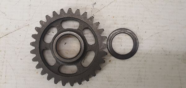 Käynnistyspolkimen välitysratas (YAMAHA WR450 2003)  5TA-15651-00-00