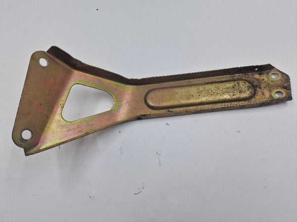 Bracket, Front Bumper Right (YAMAHA VT500XL Venture 2005)  8CR-21959-10-00