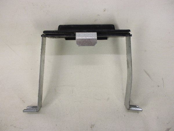 Akun kiinnitysrauta + suoja (LYNX Adventure GT 600 E-TEC 2011) 510005143 510005146