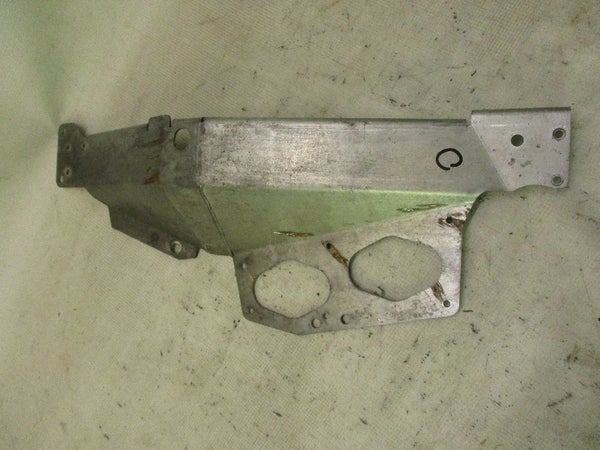 Vetoakselin pohjapanssari oikea (LYNX Adventure GT 600 E-TEC 2011) 518326659